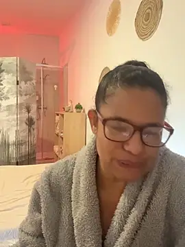 MelOnlyOf online show from February 9, 5:17 pm