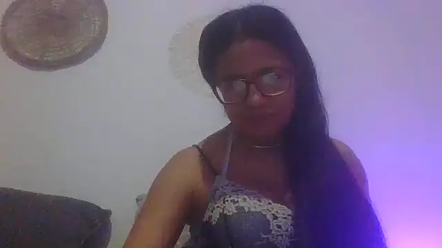 MelOnlyOf online show from February 18, 6:04 pm