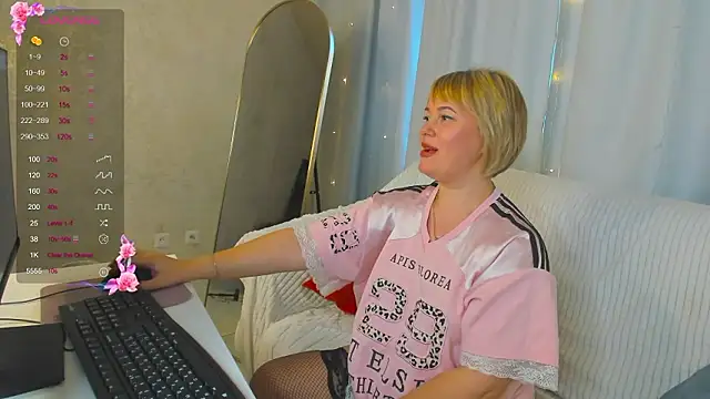 Snapshot of MaryClars chatting on February 27, 7:52 am MaryClars online show from February 27, 7:52 am