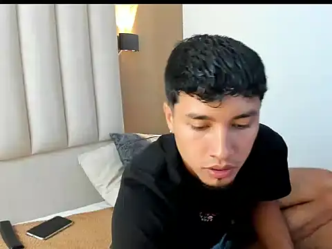 Snapshot of Noah_Smith01 chatting on April 3, 9:13 pm Noah Smith01 online show from April 3, 9:13 pm