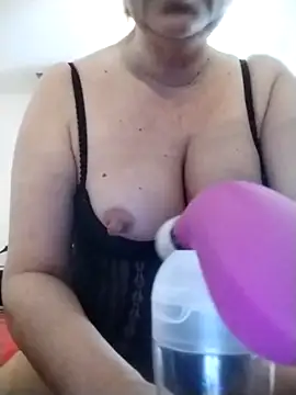 Snapshot of oxavector chatting on February 13, 8:54 am oxavector online show from February 13, 8:54 am