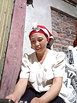 Snapshot of lena-cute chatting on April 20, 11:13 am lena-cute online show from April 20, 11:13 am