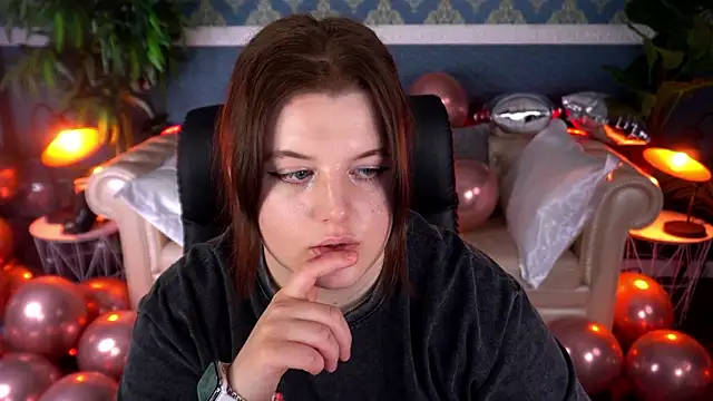 Snapshot of KristiFoxy chatting on February 2, 1:54 pm KristiFoxy online show from February 2, 1:54 pm