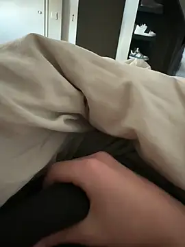 Robertocavall online show from March 4, 1:17 pm