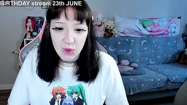 MollysLand online show from June 18, 8:14 am