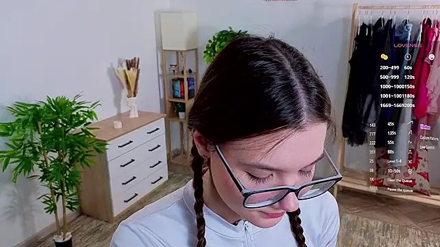 MirthaZien online show from April 13, 1:11 am