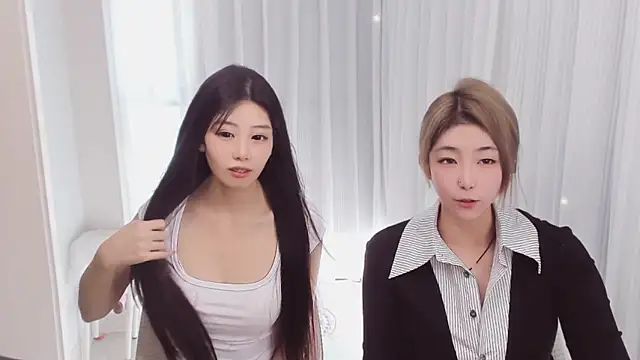 hotgirl0111 online show from June 3, 9:01 am