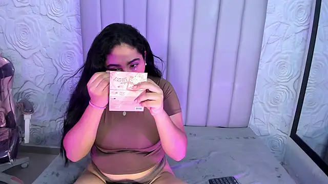 Snapshot of Lya_dubois_ chatting on February 21, 2:07 pm Lya dubois online show from February 21, 2:07 pm