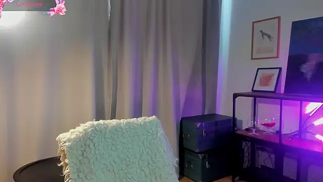 SimonaKaroly online show from February 7, 8:29 am