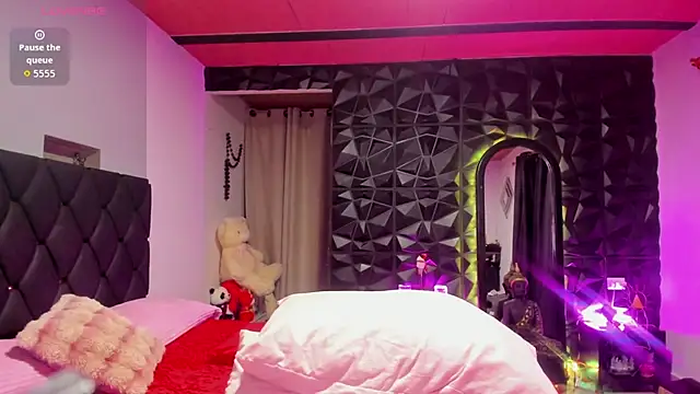 LINDA BLER online show from February 6, 1:32 am