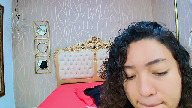 Snapshot of meganrousx chatting on February 16, 12:34 pm meganrousx online show from February 16, 12:34 pm