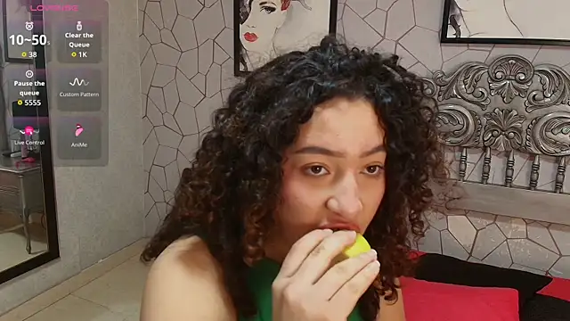 Snapshot of meganrousx chatting on March 3, 1:17 pm meganrousx online show from March 3, 1:17 pm