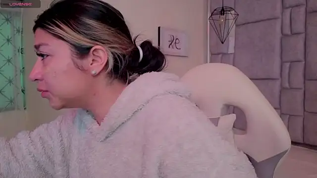 Snapshot of Dahiana_Dmour_ chatting on June 24, 12:26 pm Dahiana Dmour online show from June 24, 12:26 pm