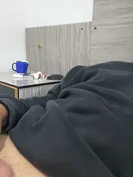 Snapshot of Luiznflp3 chatting on March 3, 10:43 am Luiznflp3 online show from March 3, 10:43 am