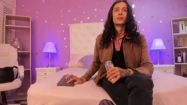 Goldentemptation  online show from March 6, 7:54 pm