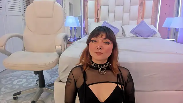 Goldentemptation  online show from June 4, 7:31 pm