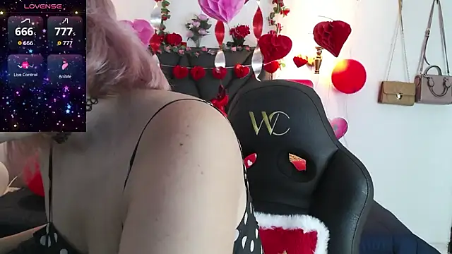 Snapshot of Sharma_Amayra chatting on February 13, 7:43 pm Sharma Amayra online show from February 13, 7:43 pm