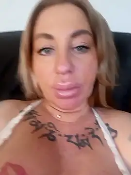 MiaMooly online show from March 29, 1:22 pm