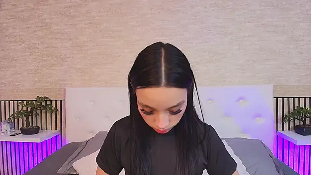 Elizabeth Ferrer online show from February 25, 11:53 am