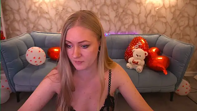 Snapshot of DramaQuenns chatting on February 15, 6:54 am DramaQuenns online show from February 15, 6:54 am