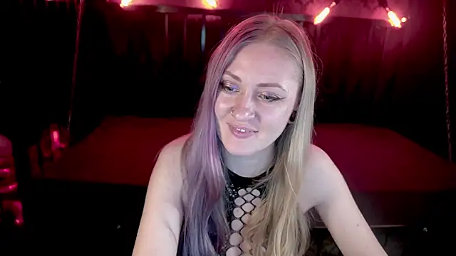 DramaQuenns online show from March 12, 6:52 am