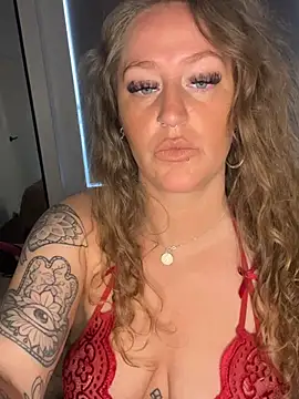 KristinaLouu online show from May 6, 12:52 am