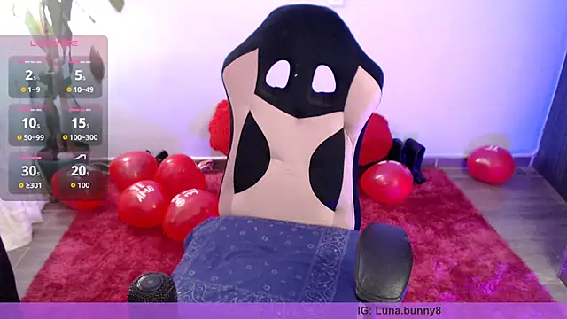 missfungi8 online show from February 14, 8:05 pm