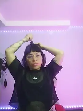 missfungi8 online show from February 19, 1:01 am