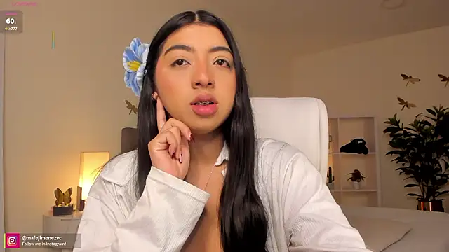 missvancouver online show from February 19, 12:56 pm