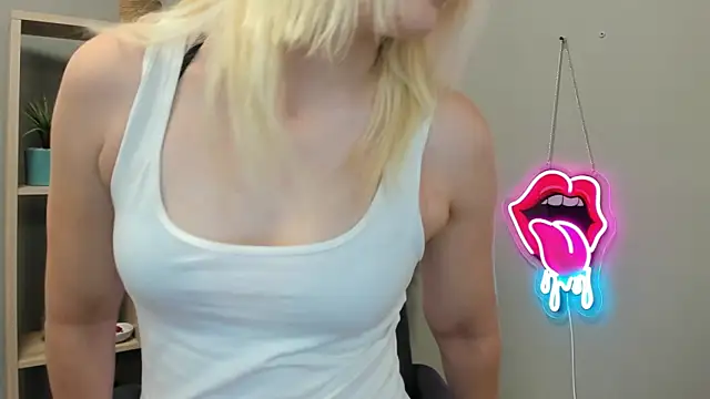 SweetLilyxo online show from June 4, 6:41 am