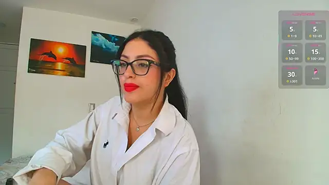 Snapshot of Artt_Juli chatting on April 28, 9:09 pm Artt Juli online show from April 28, 9:09 pm
