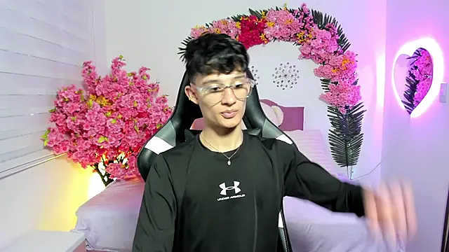 Patrick Howland  online show from April 6, 10:00 pm