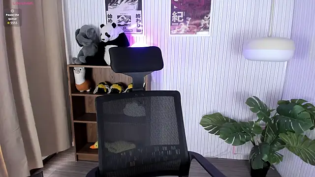 Laukyubey1 online show from April 13, 8:25 pm