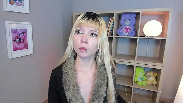 Laukyubey1 online show from April 16, 7:58 pm