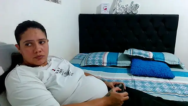 suzy paz online show from March 28, 9:58 pm