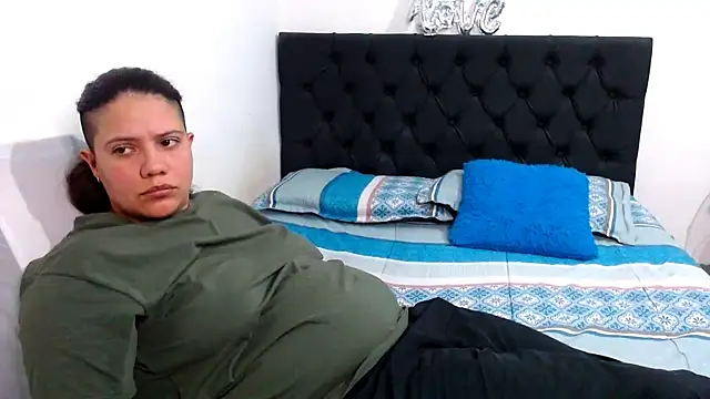 suzy paz online show from April 9, 10:15 pm