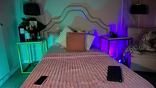 niicole garner online show from May 22, 4:01 pm
