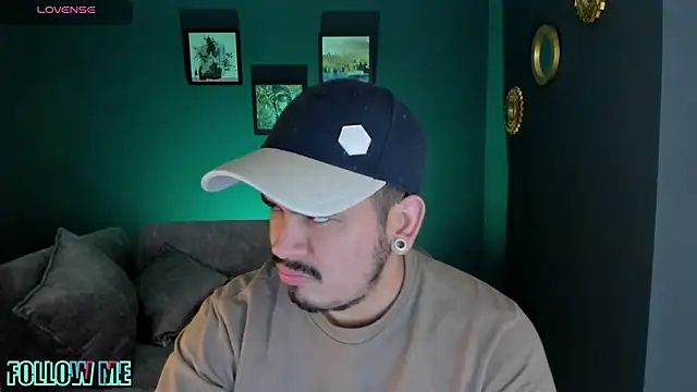 Snapshot of Chriss_Hunt chatting on February 17, 8:55 am Chriss Hunt online show from February 17, 8:55 am