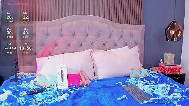 Snapshot of Noa_03 chatting on March 13, 6:25 pm Noa 03 online show from March 13, 6:25 pm