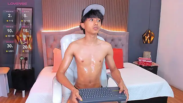 Snapshot of Noa_03 chatting on March 15, 2:01 pm Noa 03 online show from March 15, 2:01 pm