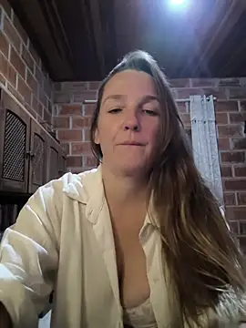 Snapshot of Loirinha_surf chatting on February 21, 7:31 am Loirinha surf online show from February 21, 7:31 am