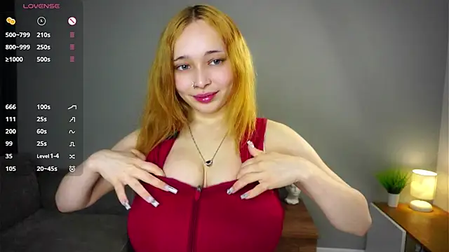 HannaHayles online show from June 26, 5:39 pm