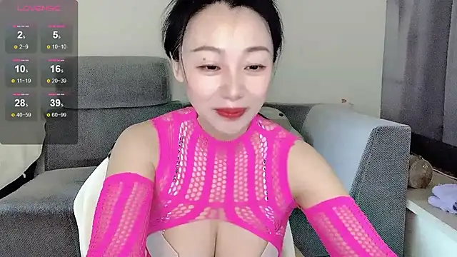 Snapshot of Sunny------ chatting on February 28, 2:12 am Sunny------ online show from February 28, 2:12 am