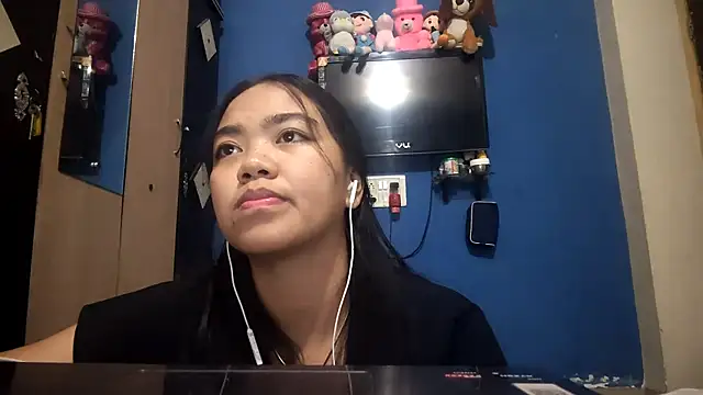 Snapshot of AntoninaDamewood chatting on February 11, 7:13 am AntoninaDamewood online show from February 11, 7:13 am