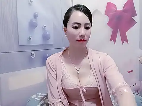 Hello-Kitty001 online show from March 25, 8:26 pm