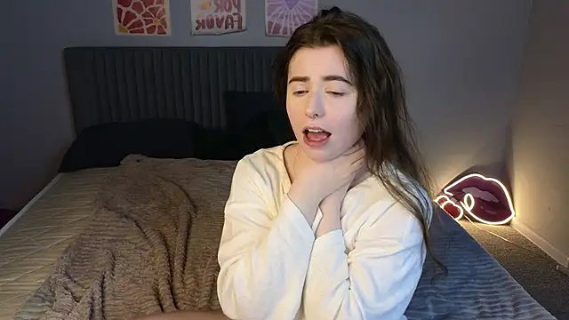 Snapshot of LovingWhisperr chatting on February 20, 6:26 am LovingWhisperr online show from February 20, 6:26 am