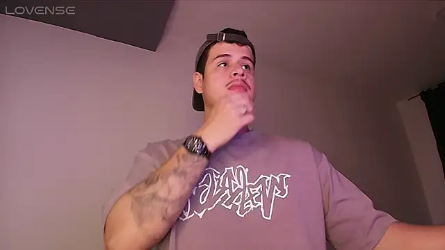 Snapshot of BjornSteel chatting on February 11, 11:32 pm BjornSteel online show from February 11, 11:32 pm