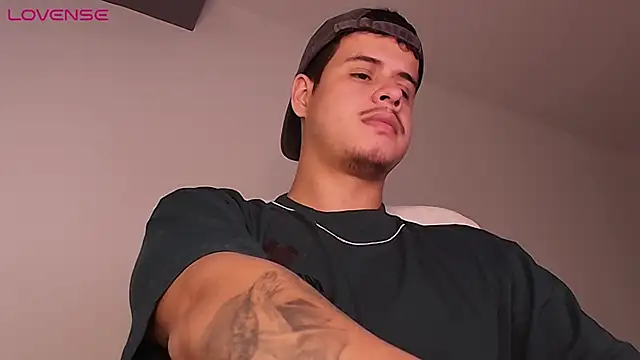 Snapshot of BjornSteel chatting on February 14, 12:18 am BjornSteel online show from February 14, 12:18 am