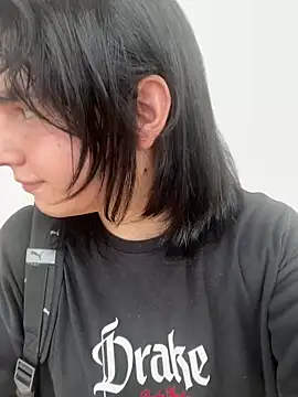 Daniellesins1 online show from March 23, 9:30 pm