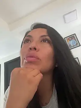 Emma Sanz   online show from April 10, 4:01 pm